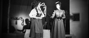 Premiere February 7, 1945

Director France Presetnik
Scenographer Branko Simčič

Tulpenheim, eminent gentleman Stane Česnik
Šternfeldovka, rich young widov Ivanka Mežan
Monkof, Tulpenheim's friend Franjo Kumer
Jaka, mayor Lojze Potokar
Micka, his daughter Draga Ahačič
Anžè, Micka's groom France Presetnik
Glažek, scribe Dušan Mevlja

Stage manager Istok Tusulin
Prompter Pavlinca Müller
